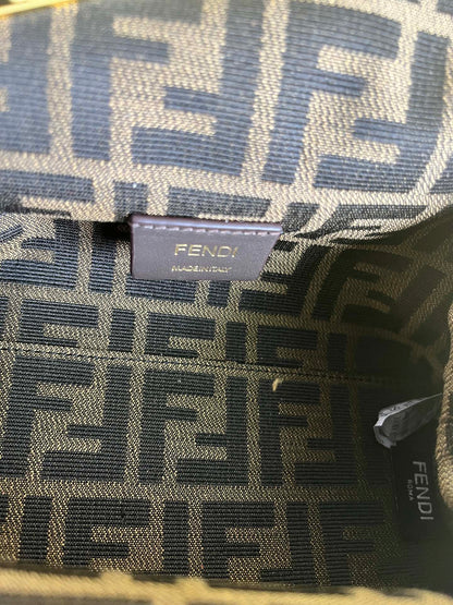 First Cloud/Clip Bag - Diagonal Bar Color Matching System