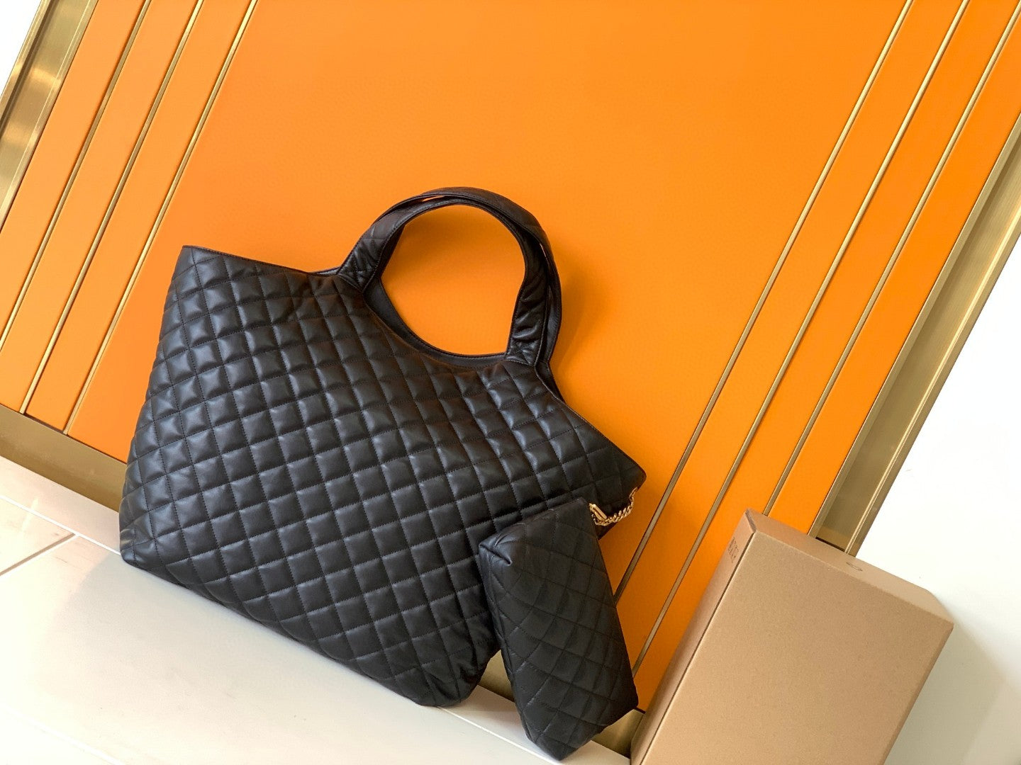 [Original leather] ICARE tote bag ~ shopping bag, Style number: 698651
