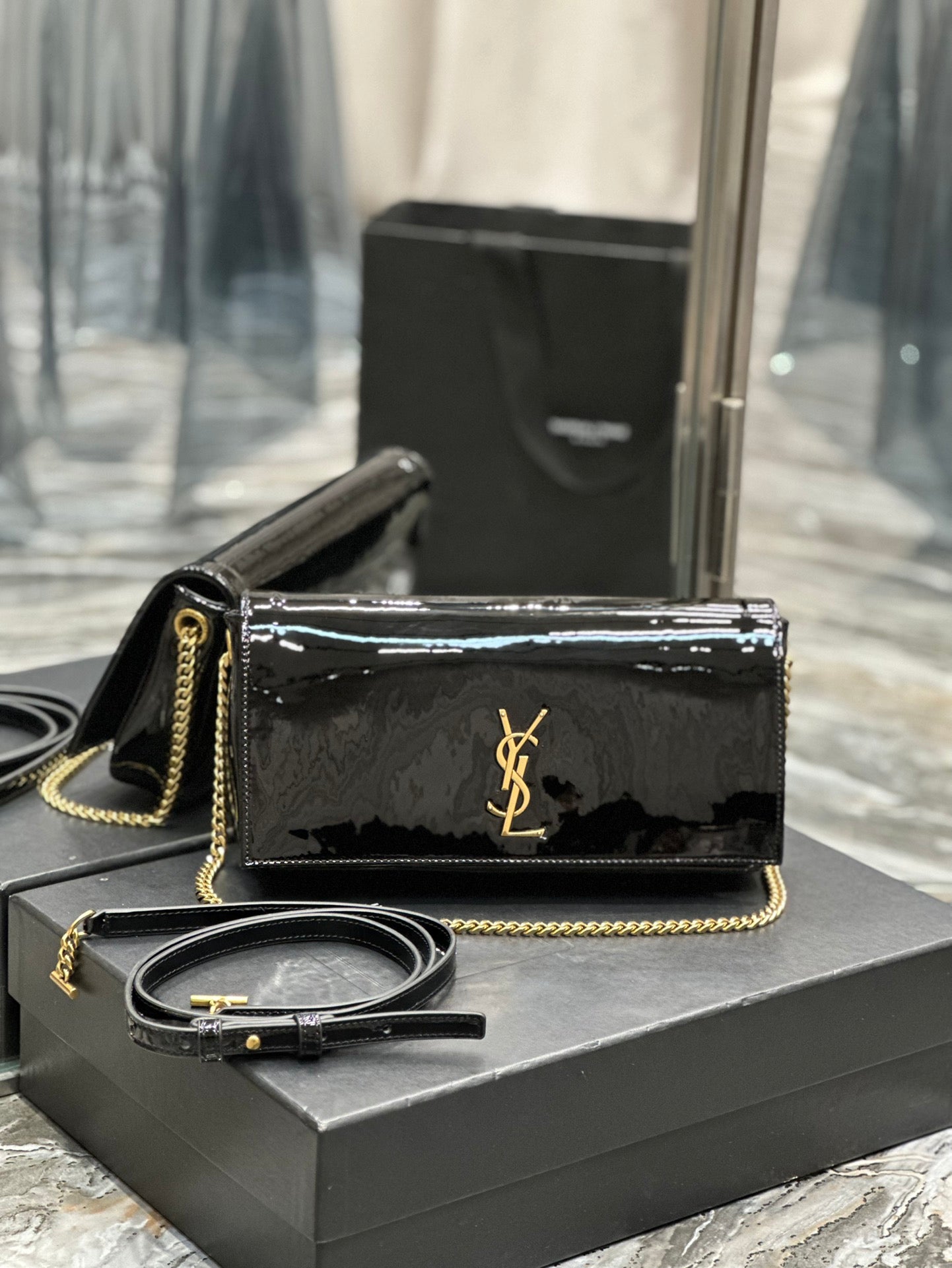 NEW】Black gold buckle patent leather_ ◽𝑲𝒂𝒕𝒆 ⁹⁹ ◽ Model: 604276