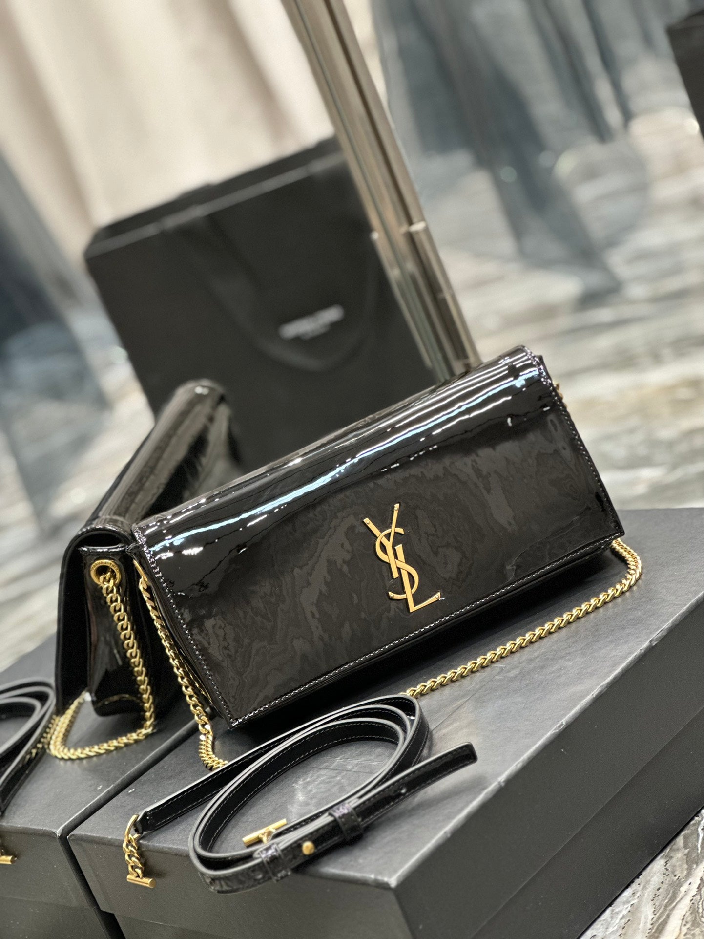 NEW】Black gold buckle patent leather_ ◽𝑲𝒂𝒕𝒆 ⁹⁹ ◽ Model: 604276