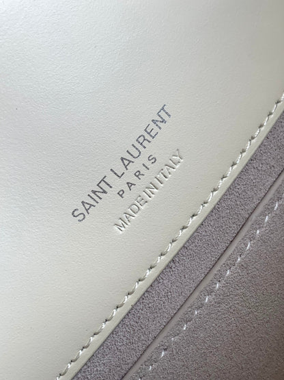 [Original leather] LE 37 small shiny leather handbag new Model: 749036～～