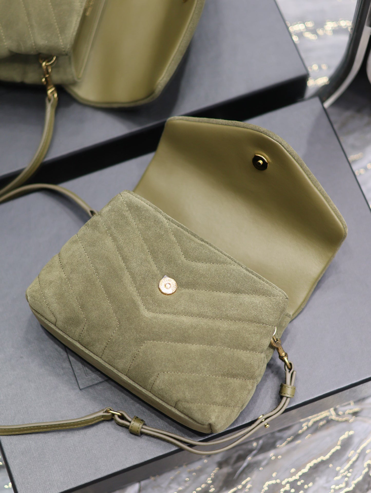 Loulou_ Army Green Nubuck