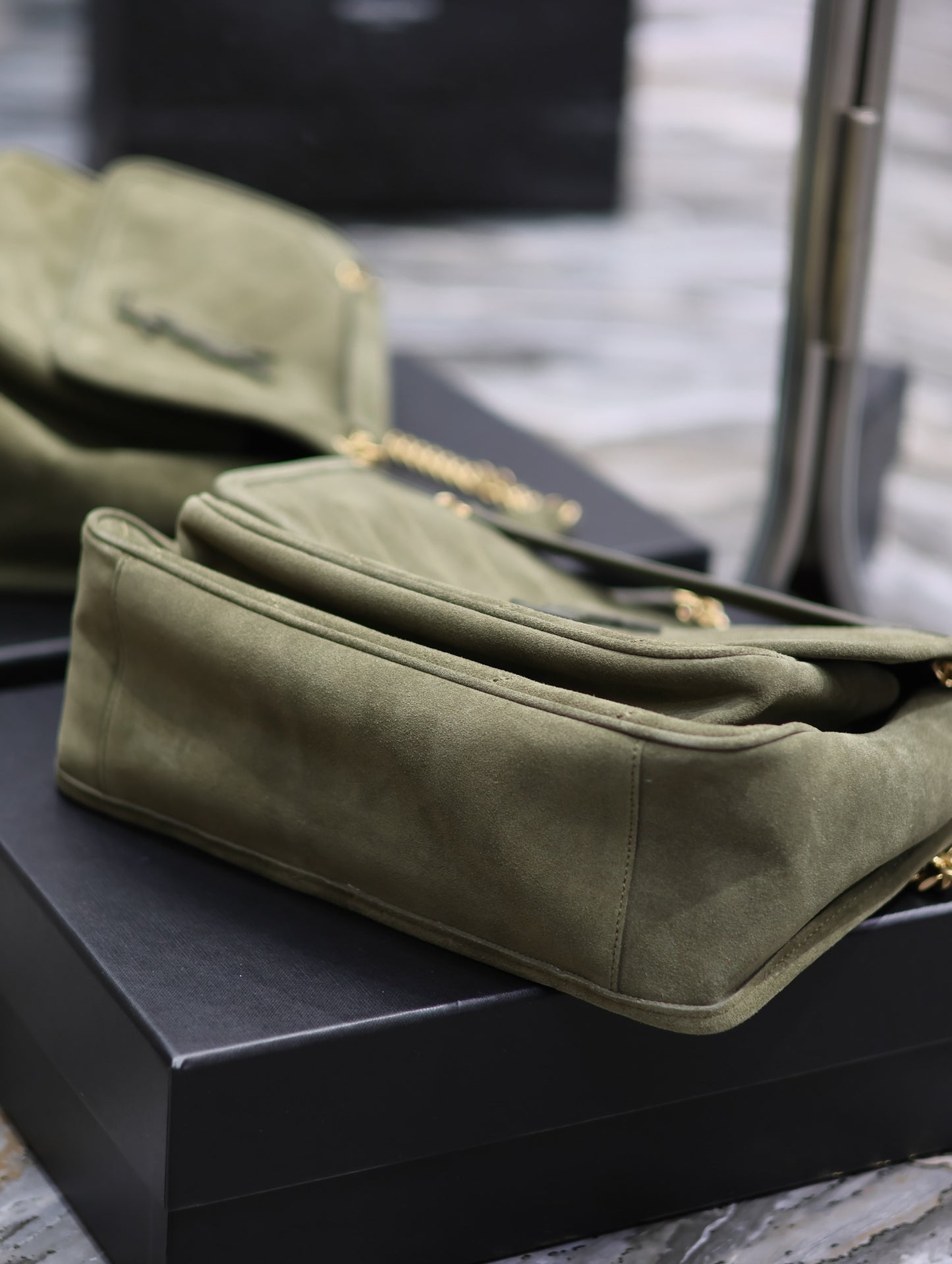 Niki_Army Green Nubuck Leather  Model: 498894