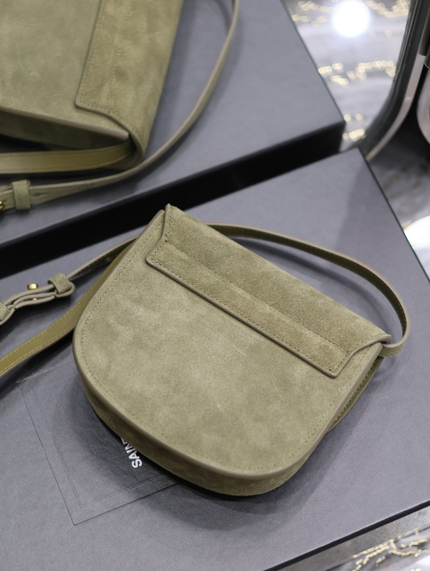 Kaia small_Army Green Matte  Model: 619740