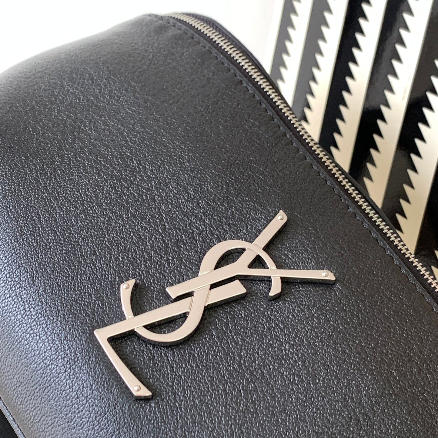 [Original leather] Y's latest big logo pocket bag [gift] made of high-grade original goat leather
