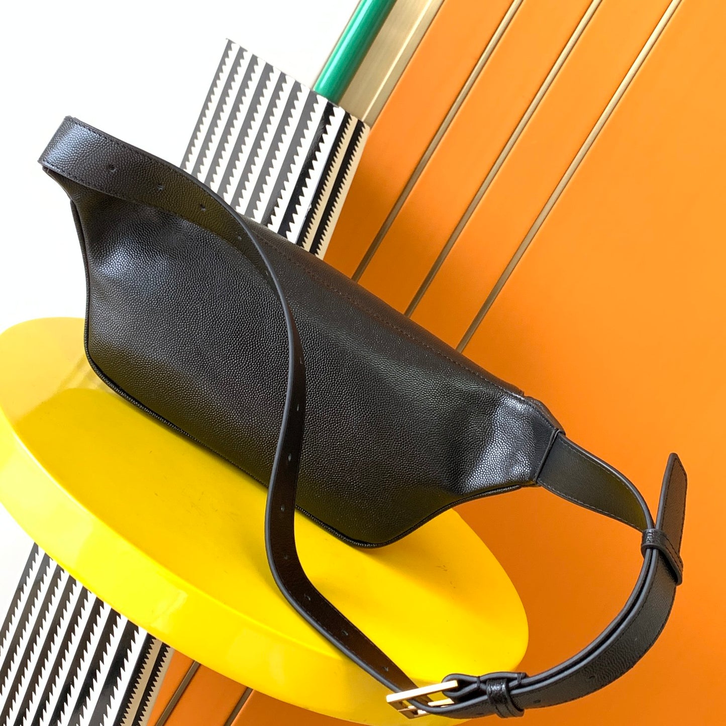 [Original leather] Y's latest big logo pocket bag [gift] adopts high-grade caviar leather pattern Model: 569737