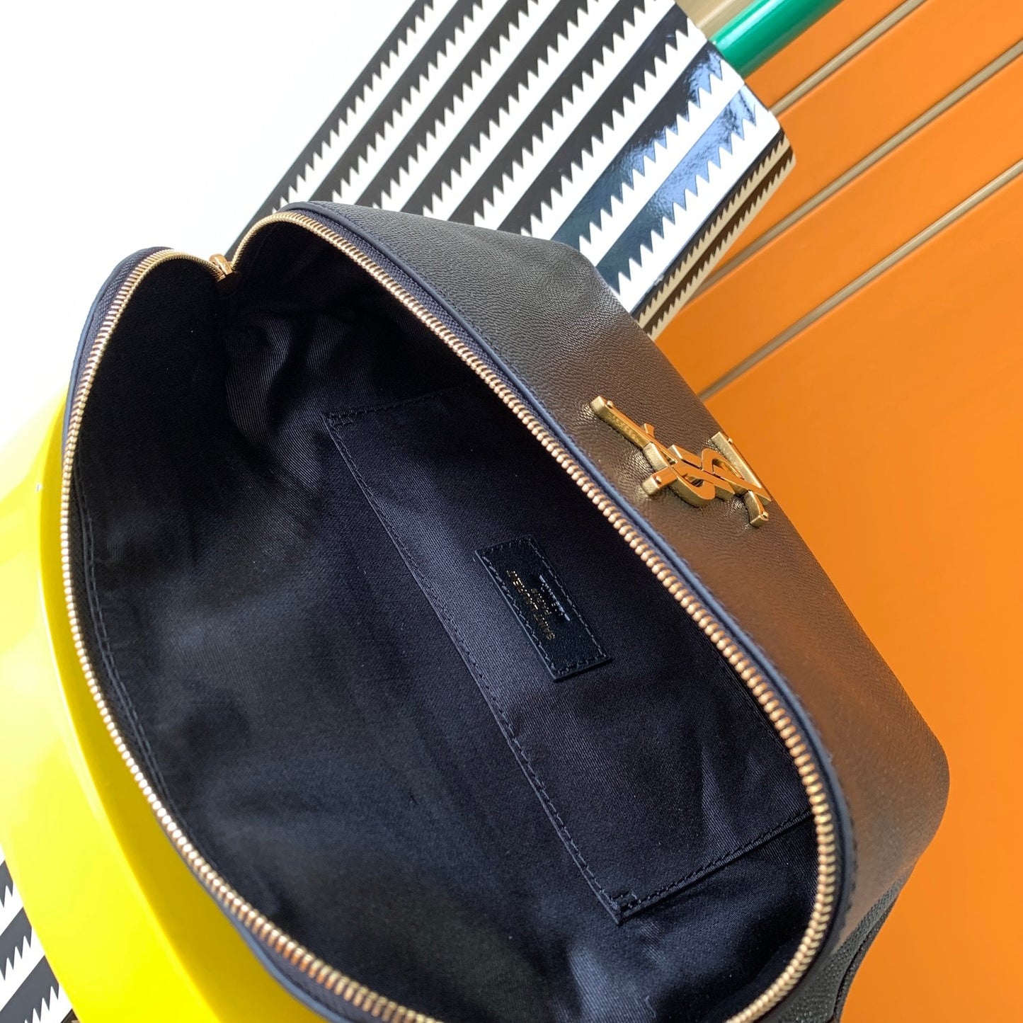 [Original leather] Y's latest big logo pocket bag [gift] adopts high-grade caviar leather pattern Model: 569737