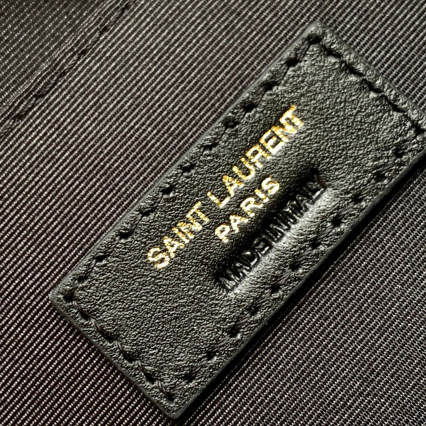 [Original leather] Y's latest big logo pocket bag [gift] adopts high-grade caviar leather pattern Model: 569737