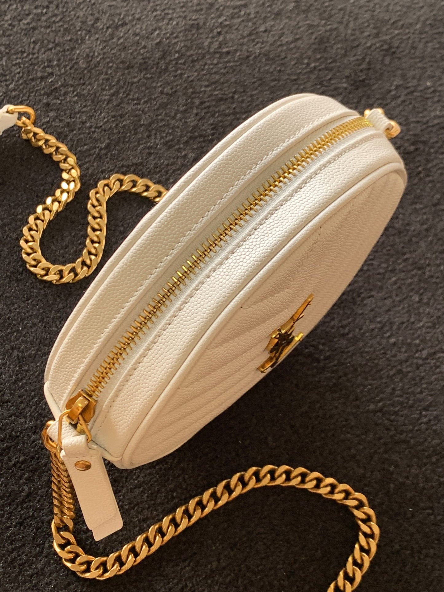 [Original leather] #𝑽𝒊𝒏𝒚𝒍𝒆# The latest VINYLE cute round bag from the counter is here! Model: 610436