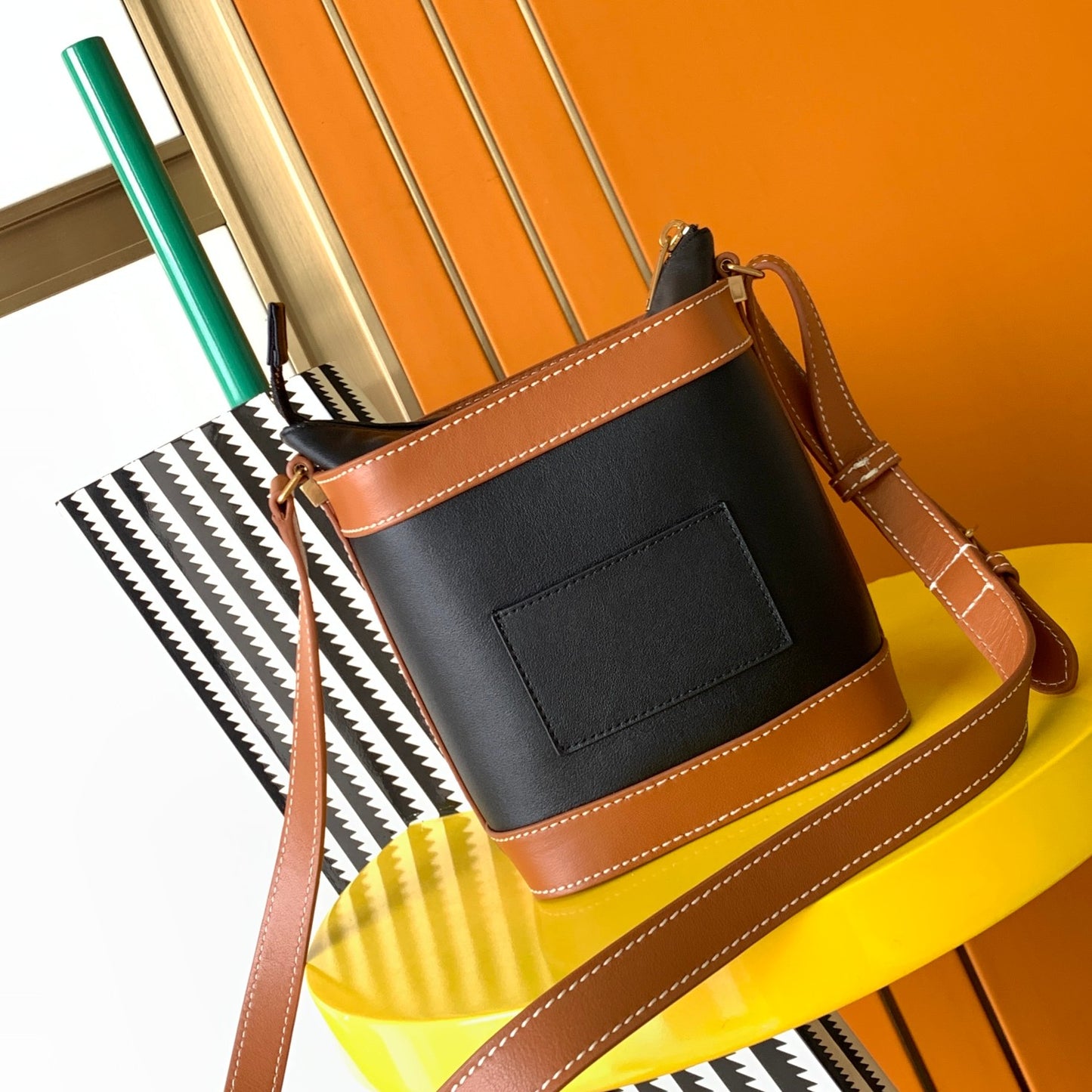 [Original leather] 2022 new mini bucket bag arrives! Style number: 711102