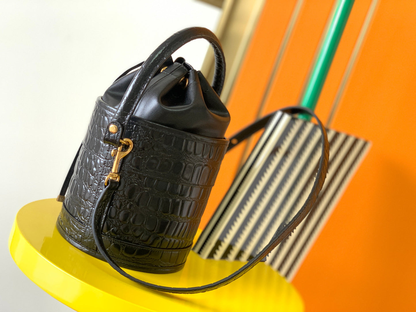 [Original leather]  new bucket bag! Model: 686723