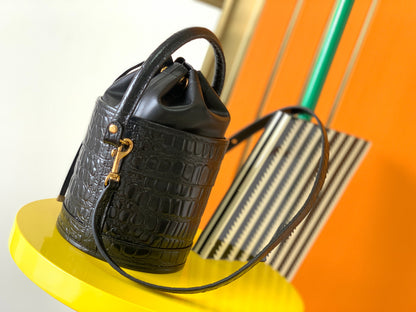 [Original leather]  new bucket bag! Model: 686723
