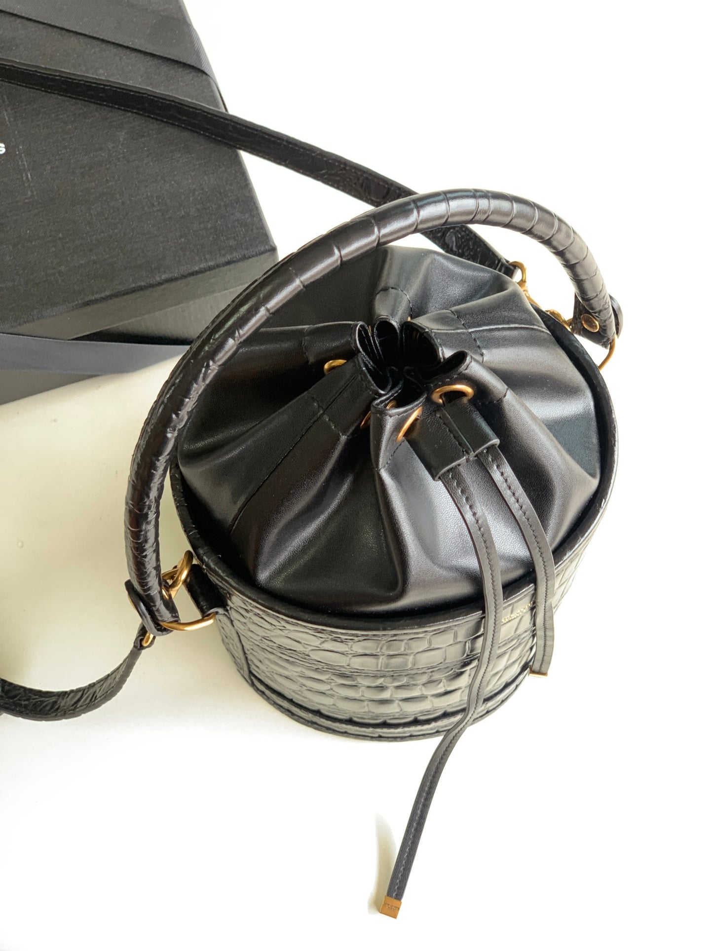 [Original leather]  new bucket bag! Model: 686723