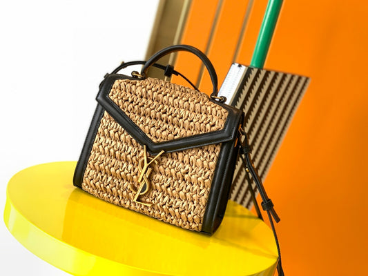 【Original Leather】🌸👍"Grass Weaving Series"𝐂𝐚𝐬𝐬𝐚𝐧𝐝𝐫𝐚No.: 532753🍁