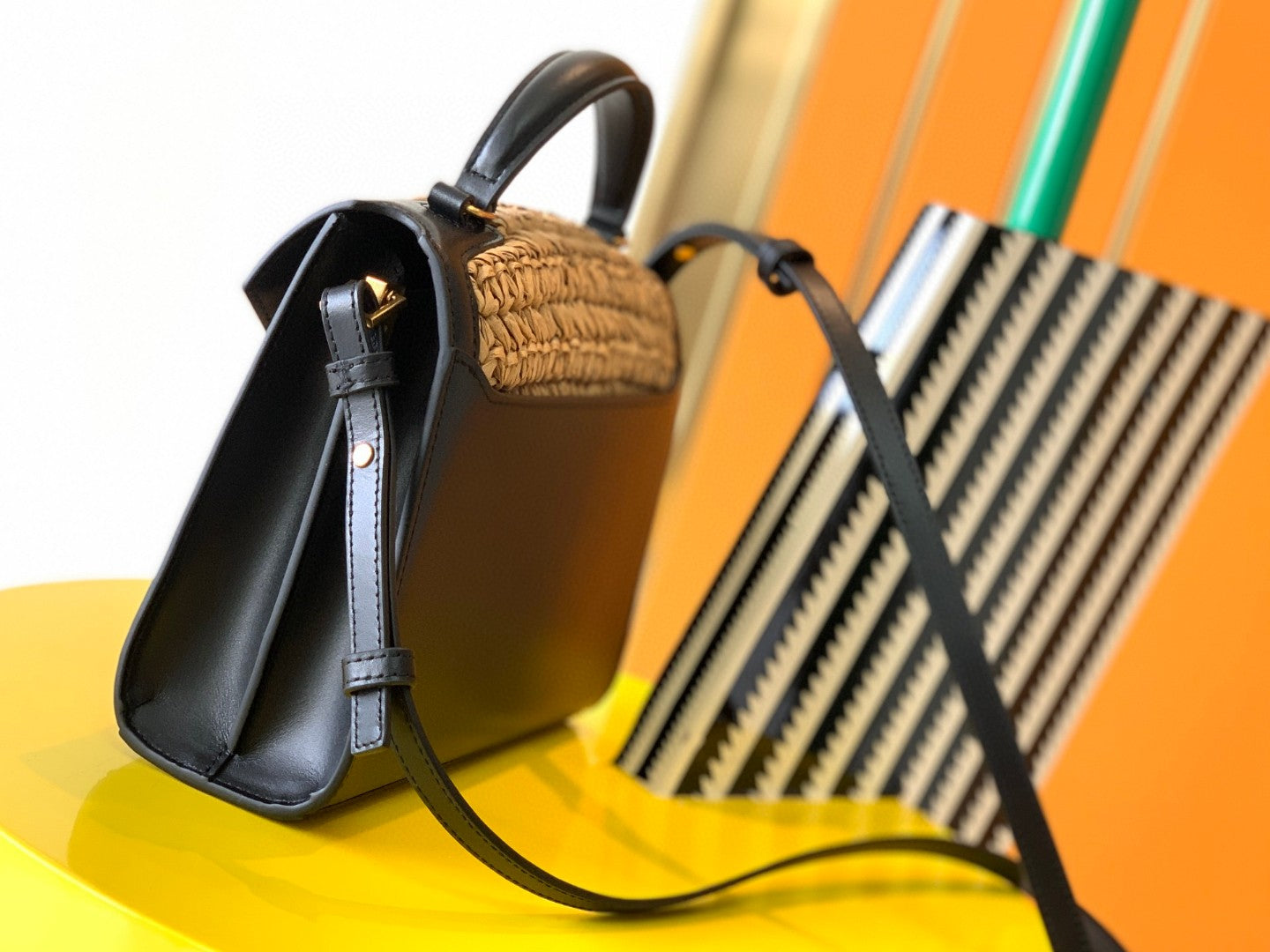 【Original Leather】🌸👍"Grass Weaving Series"𝐂𝐚𝐬𝐬𝐚𝐧𝐝𝐫𝐚No.: 532753🍁