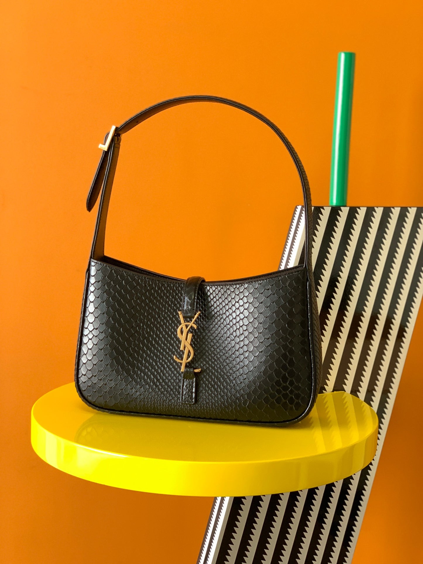 [Original leather] ▪️𝑳𝑬 5 𝐀̀ 7 ▪️New snake pattern Model: 657228