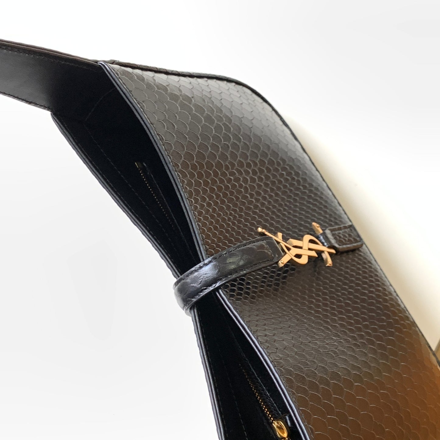 [Original leather] ▪️𝑳𝑬 5 𝐀̀ 7 ▪️New snake pattern Model: 657228