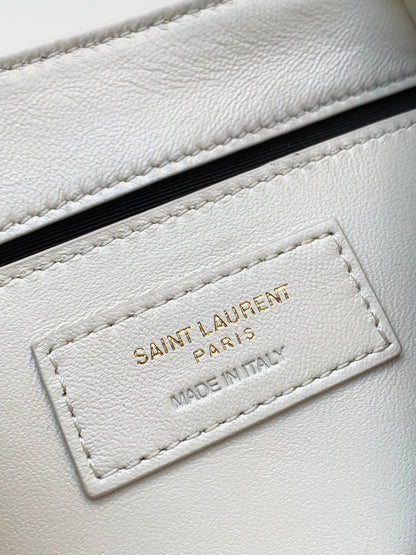 【Original leather】𝐌𝐢𝐧𝐢 𝐍𝐨𝐥𝐢𝐭𝐚The return model Mini Nolita that became popular all over the Internet as soon as it was released! 18x13x6cm Style No.: 672738