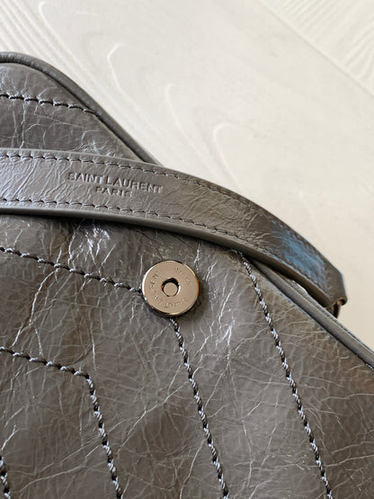 [Original Leather] Sales Champion 𝒏𝒊𝒌𝒊 𝒄𝒉𝒂𝒊𝒏 𝒘𝒂𝒍𝒍𝒆𝒕chain small satchel! Model: 583103.
