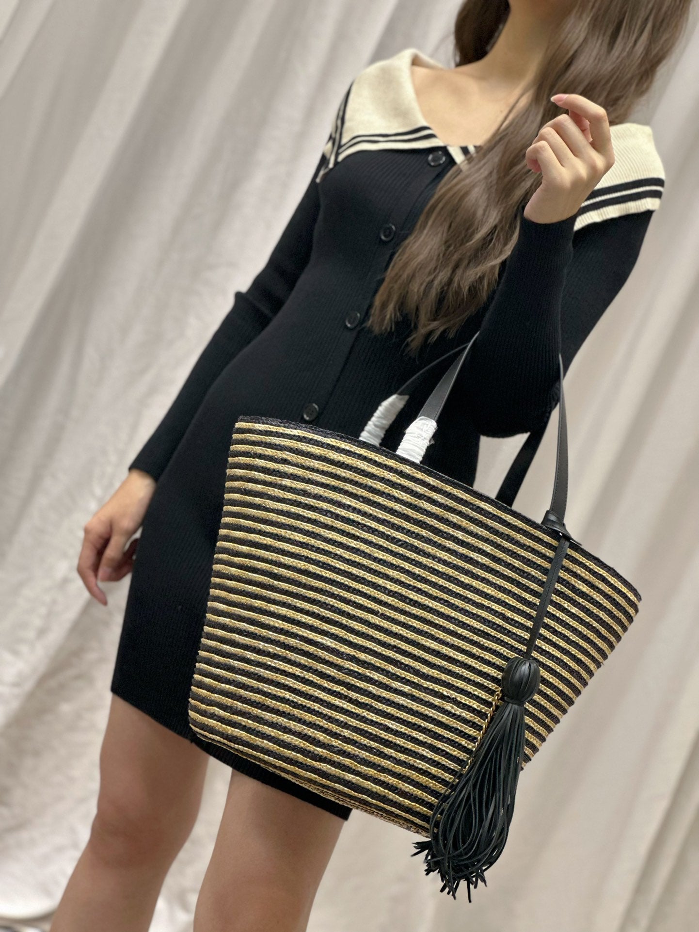 Shopping bag/bucket tassel bag_ Black apricot stripe gold buckle with leather