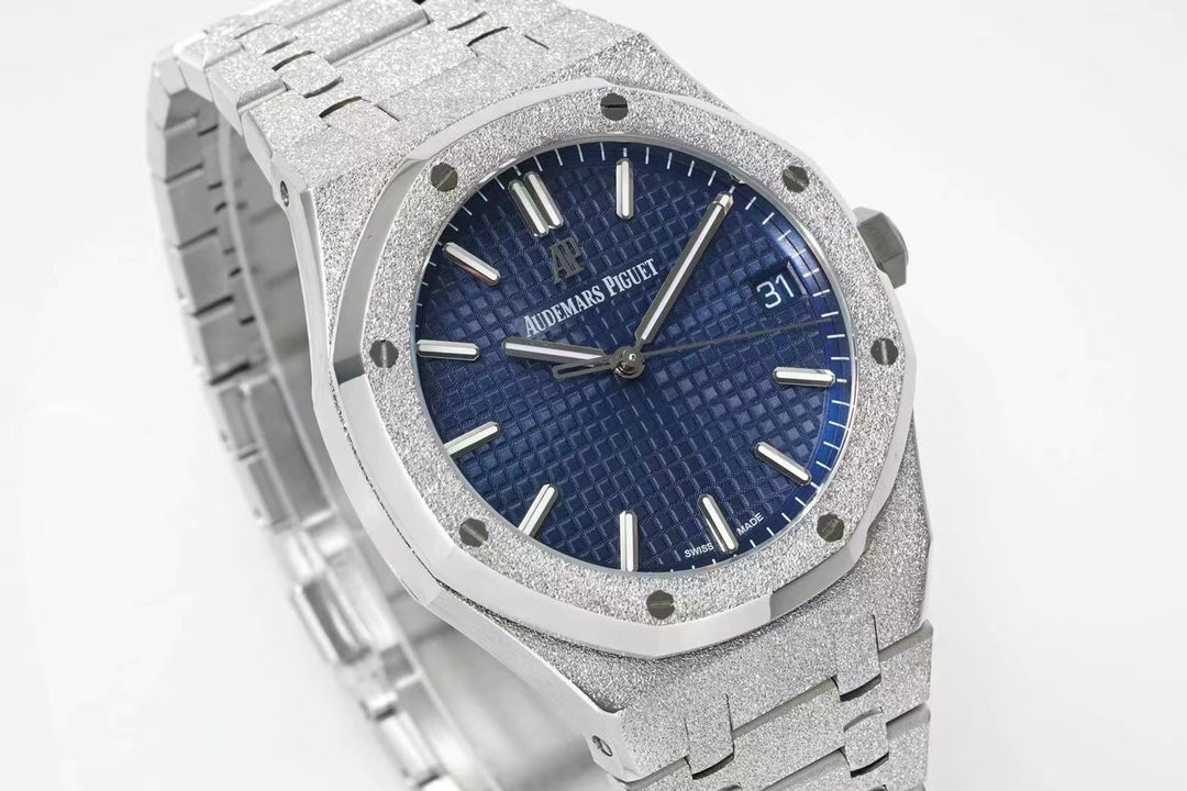 IP.Factory's pixel-level work - Audemars Piguet 15500 integrated movement 4302 version, the number of Steel King Noble Lasting Power (Frost Gold Custom Edition) is not much.