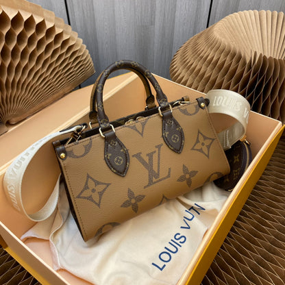 ✨ M46653  本款 OnTheGo 托特包融合 Giant Monogram