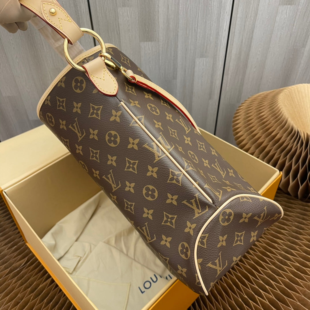 M40353 white leather and internet celebrity packages are shipped! Counter original mold opening