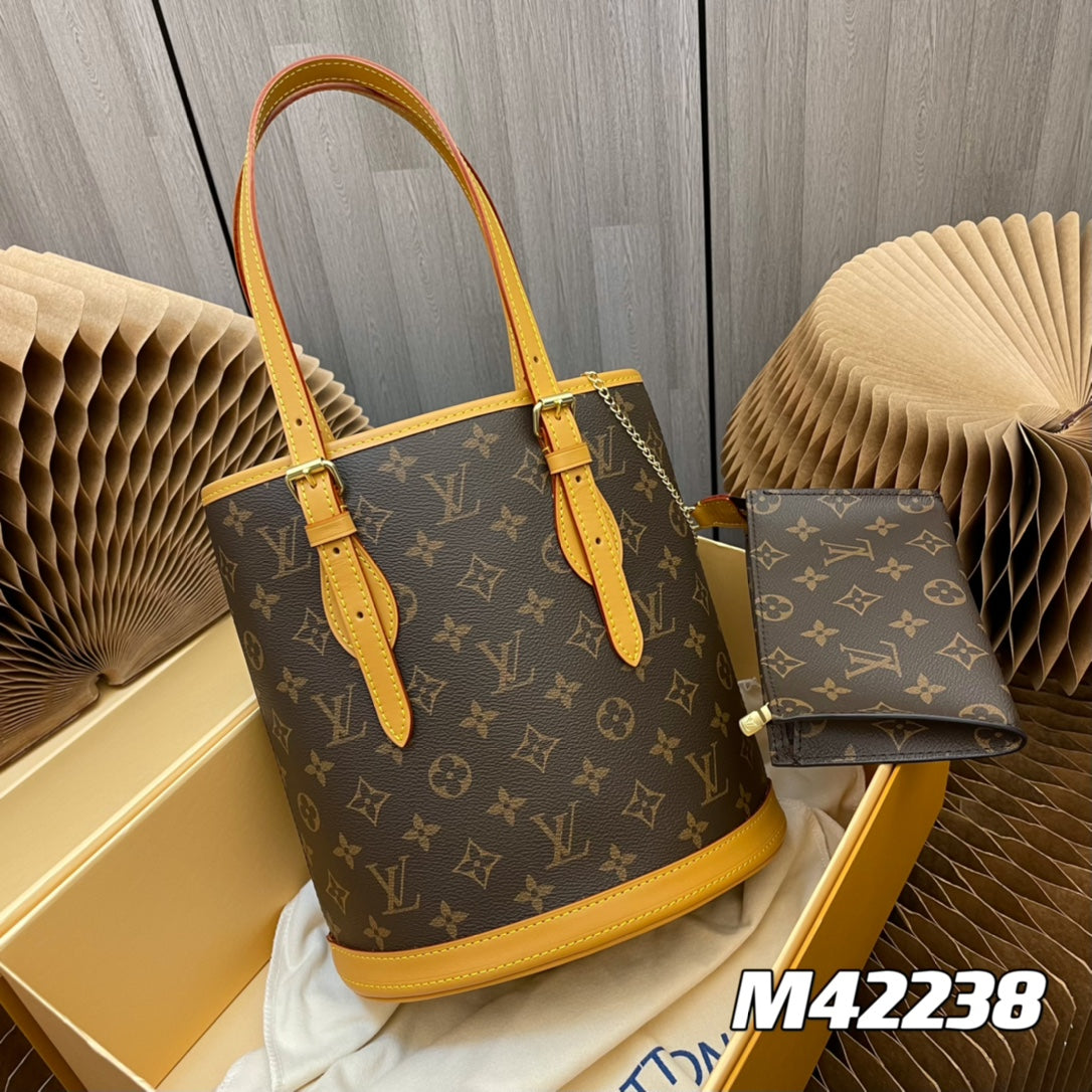 Style number: M42238 Second-hand Vintage bucket bag, out-of-print limited edition 26cm