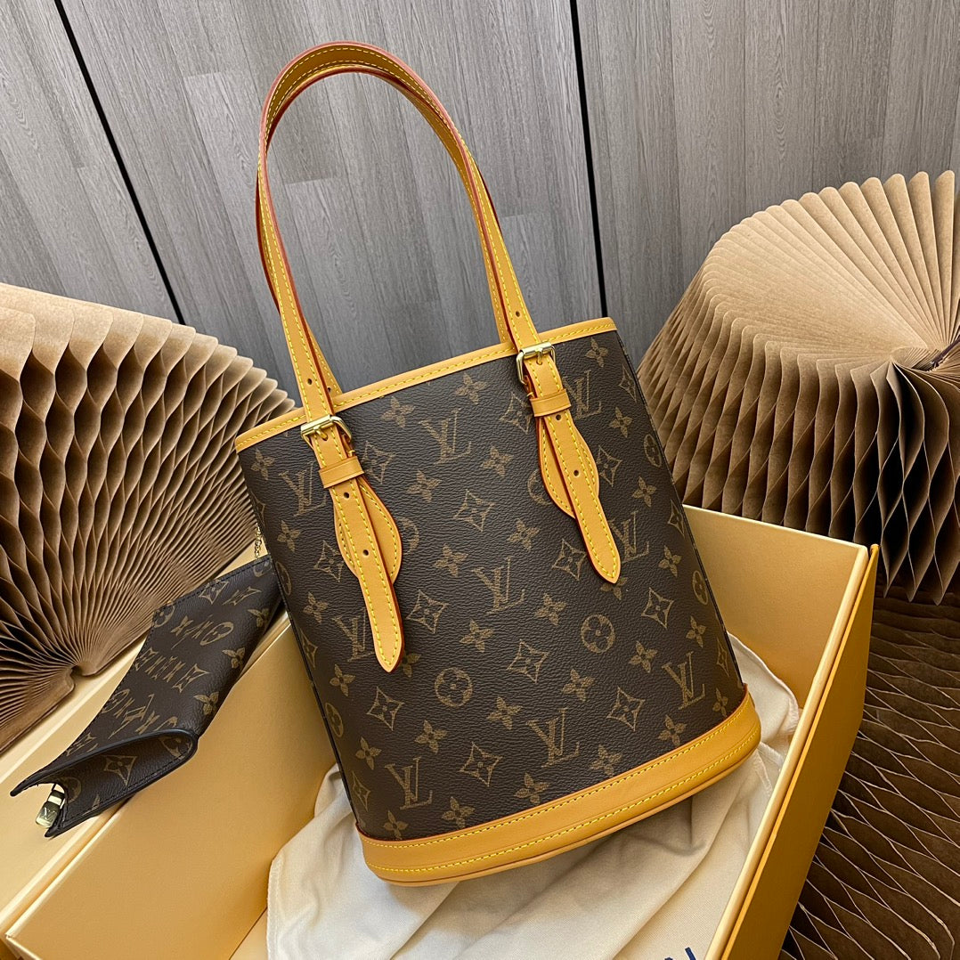 Style number: M42238 Second-hand Vintage bucket bag, out-of-print limited edition 26cm