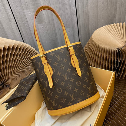 Style number: M42238 Second-hand Vintage bucket bag, out-of-print limited edition 26cm