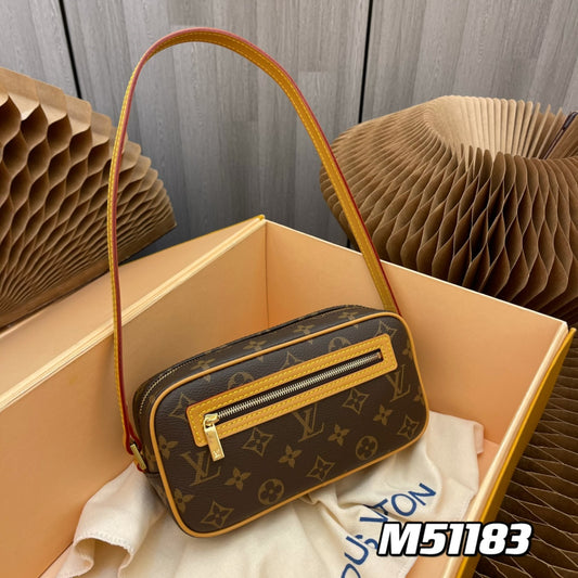 ✨ M51183, second-hand small shoulder bag, classic Monogram presbyopic canvas constitutes a simple bag style