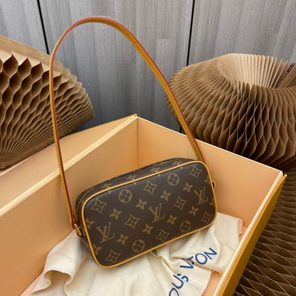 ✨ M51183, second-hand small shoulder bag, classic Monogram presbyopic canvas constitutes a simple bag style