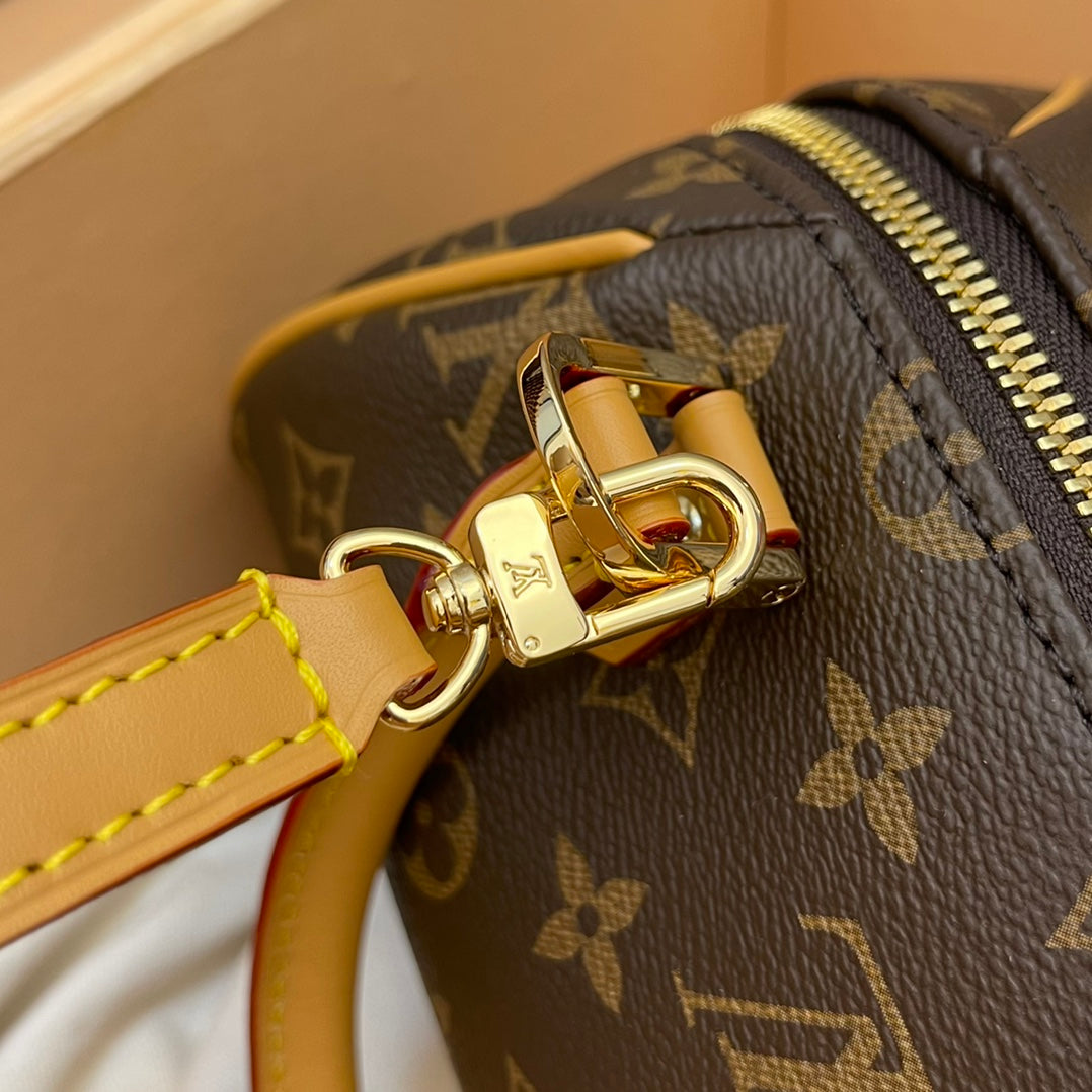 No. M41436 Brown Box, M50202 Presbyopia Small Yuanbao Handbag