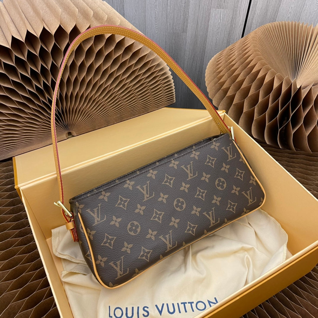 M51164 Second-hand bag, small handbag, little camel is coming