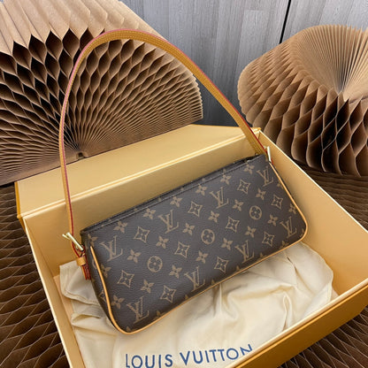 M51164 Second-hand bag, small handbag, little camel is coming