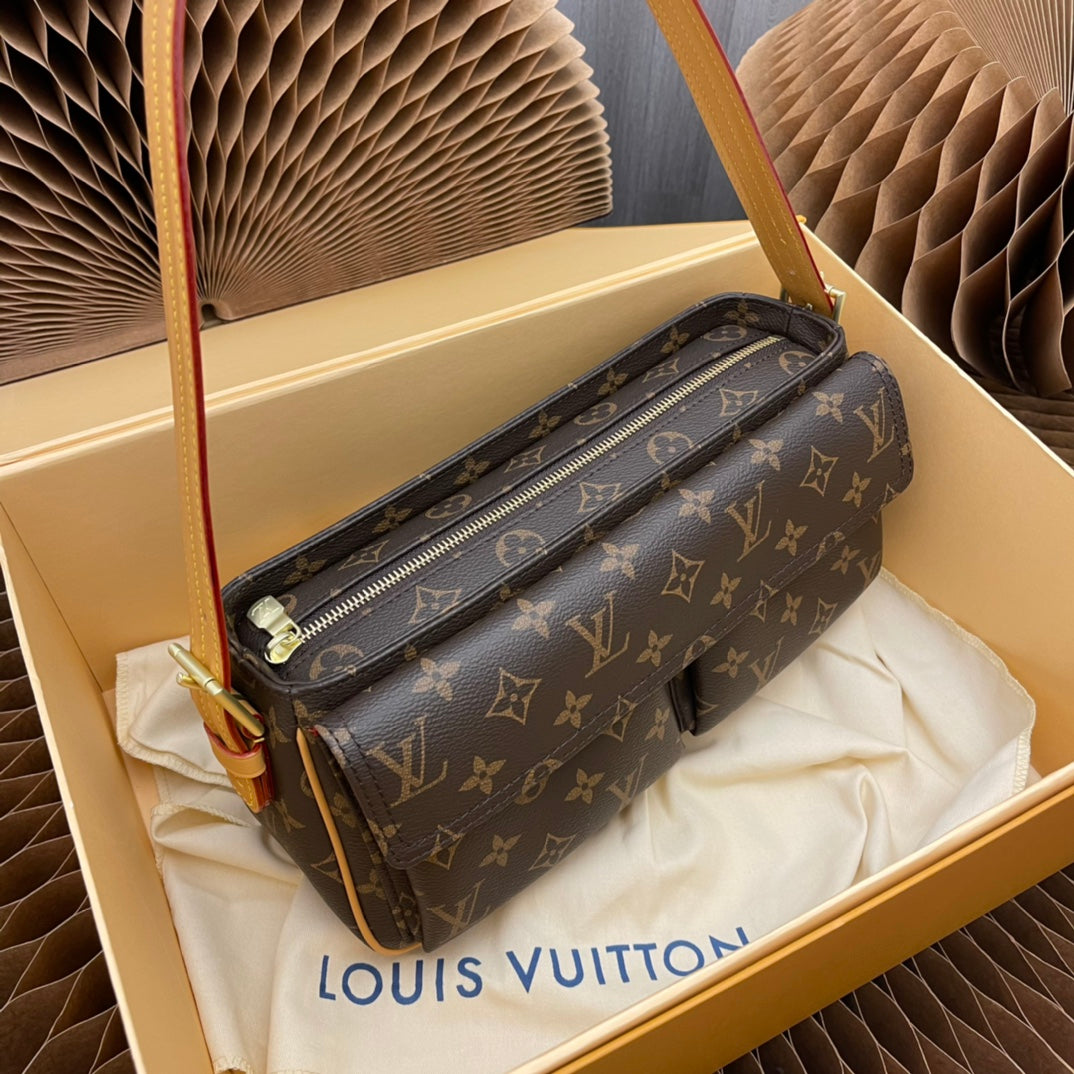 M51164 Second-hand bag, small handbag, little camel is coming