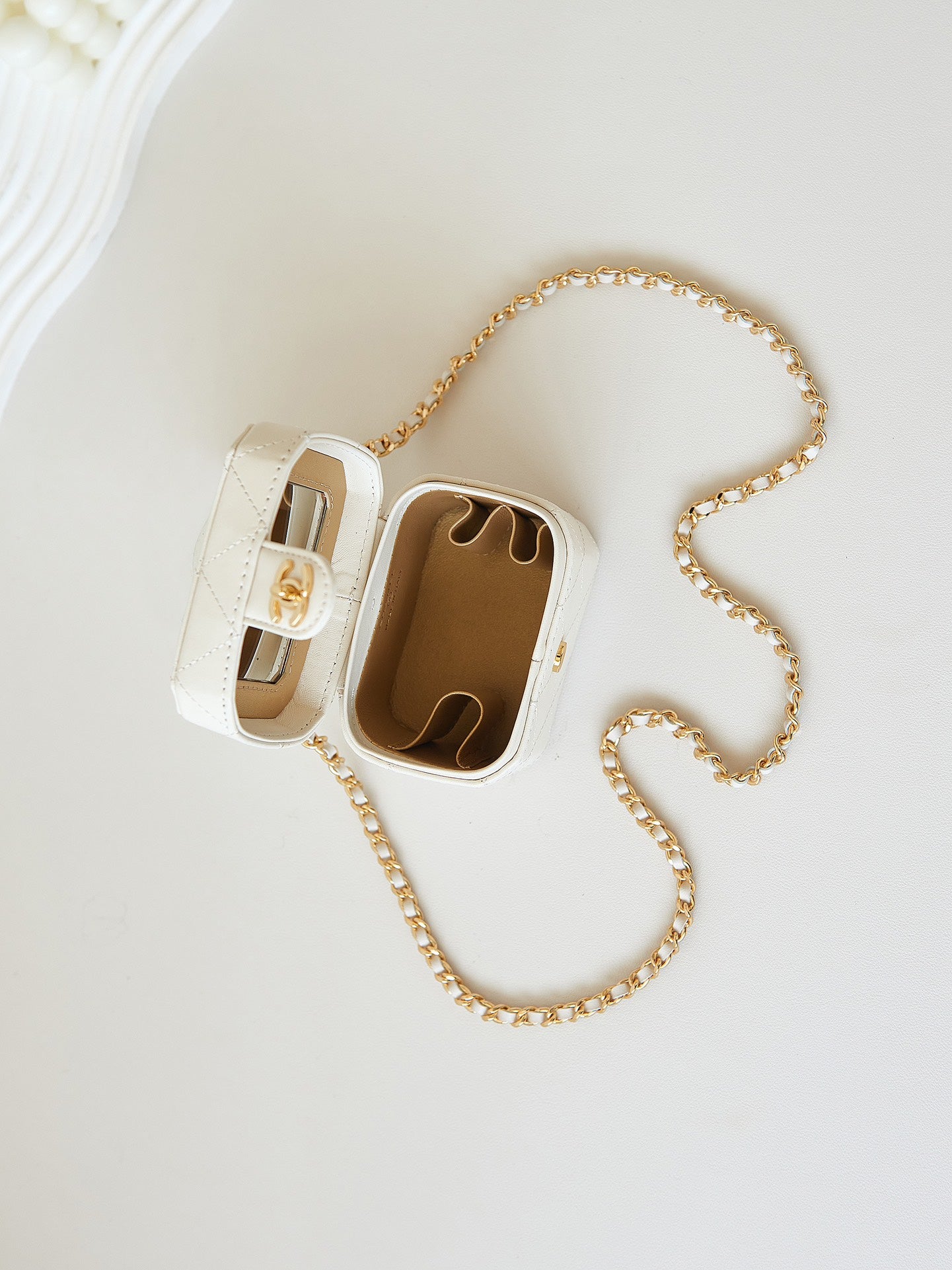 Chanel ✅Chanel 9.1🌟The latest small box on the first day of price increase AP3 shared that this small box is so beautiful and super exquisite. The bag body is octagonal