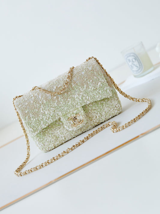 23C beads cf An irresistible sequin bag Style number AS3965 Size 15-20-7