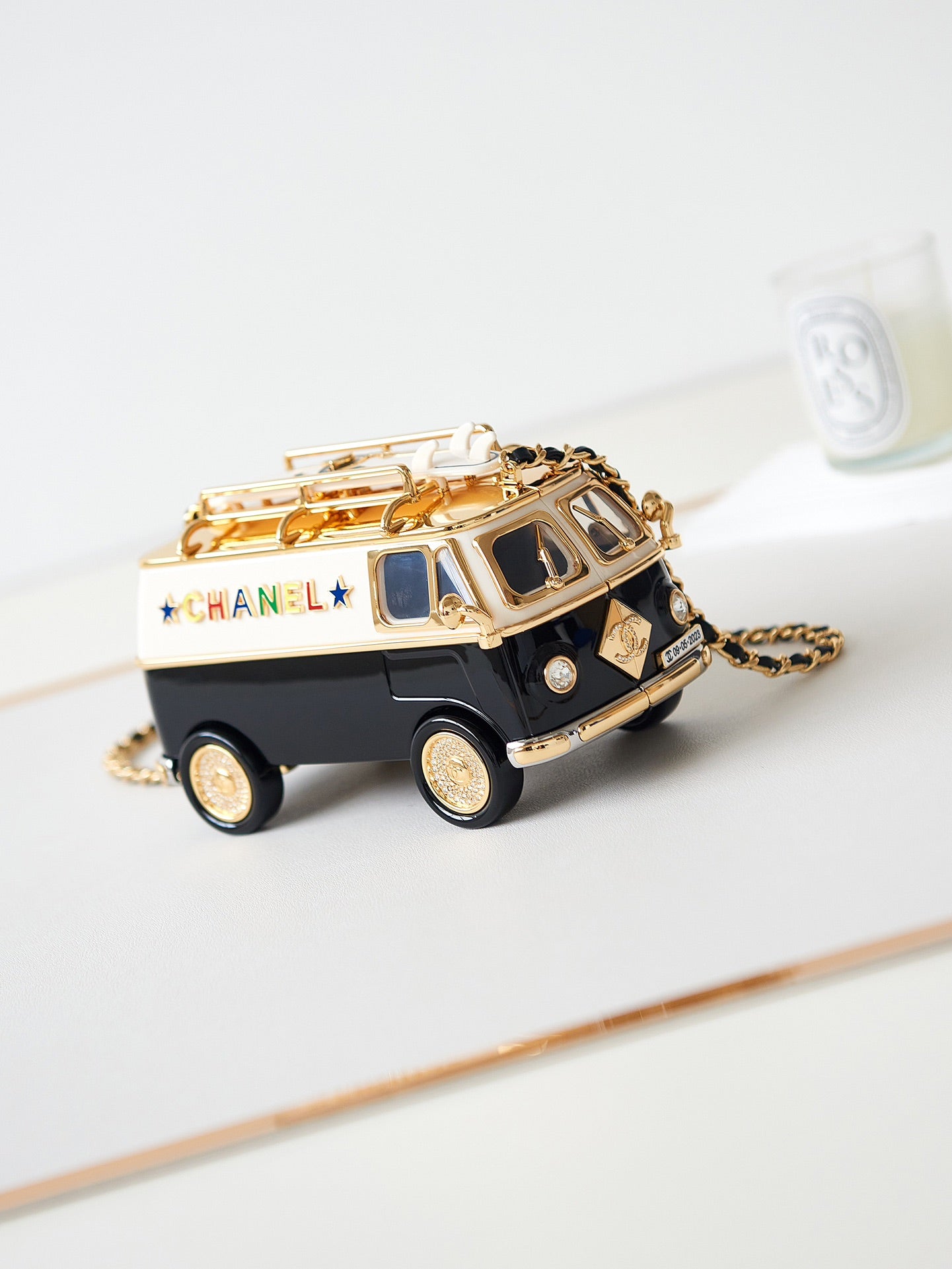 Chanel Chanel Los Angeles Show Limited Bus Car 2023-2024 Los Angeles Show Limited Bus