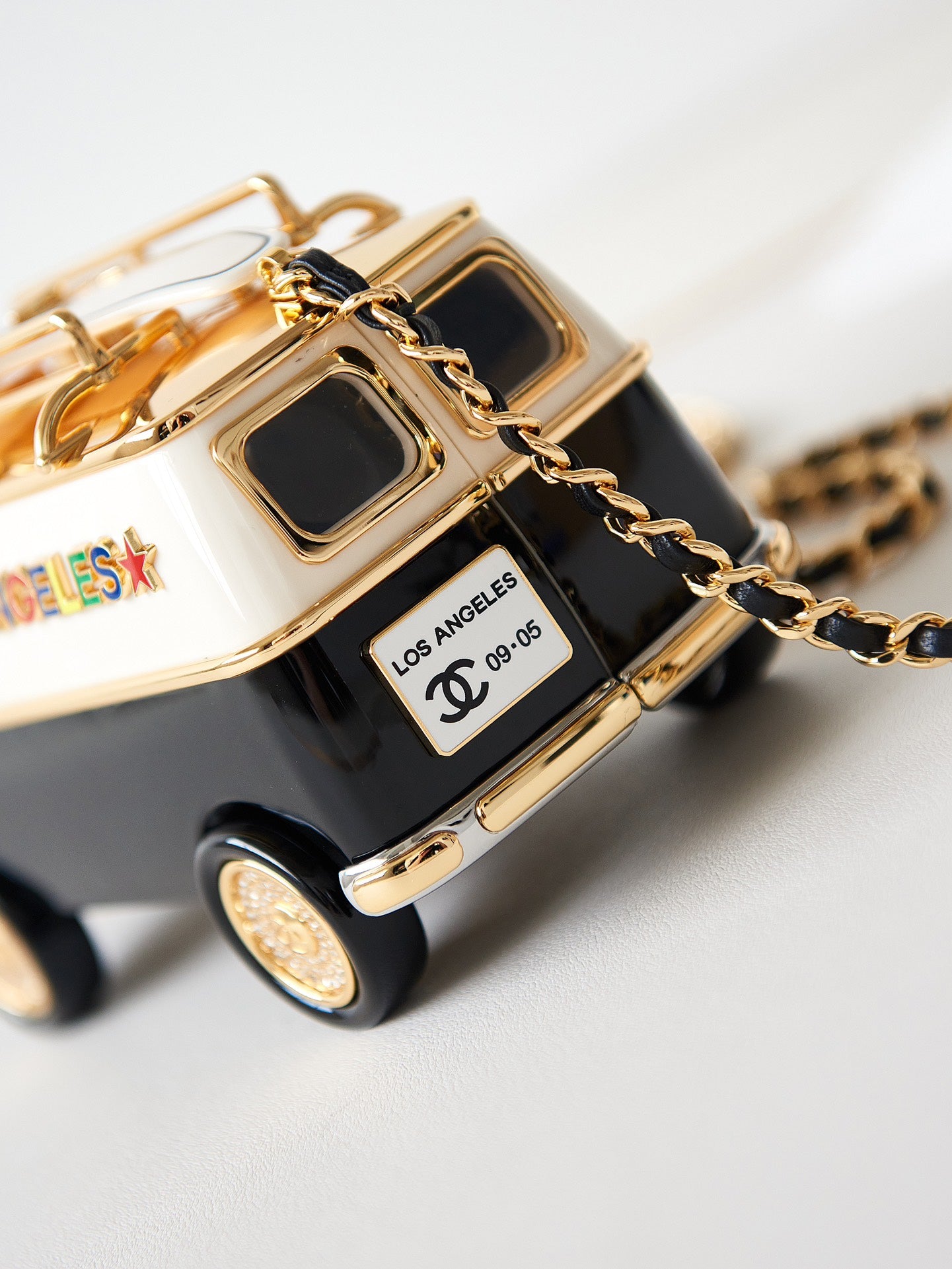Chanel Chanel Los Angeles Show Limited Bus Car 2023-2024 Los Angeles Show Limited Bus