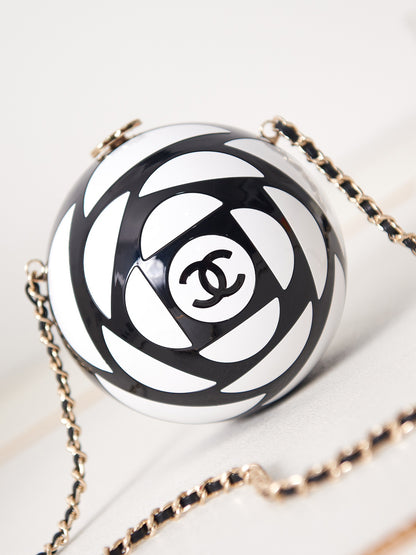 𝐂𝐡𝐚𝐧𝐞𝐥 𝐒𝐒2023 Football Bag⚽️ Camellia