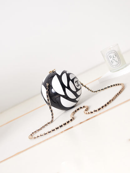 𝐂𝐡𝐚𝐧𝐞𝐥 𝐒𝐒2023 Football Bag⚽️ Camellia