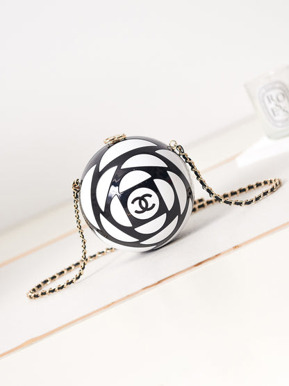 𝐂𝐡𝐚𝐧𝐞𝐥 𝐒𝐒2023 Football Bag⚽️ Camellia