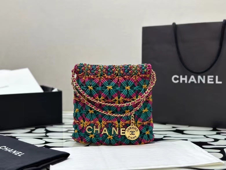 🌸🦋CHANEL 22 mini handbag🦋🌸